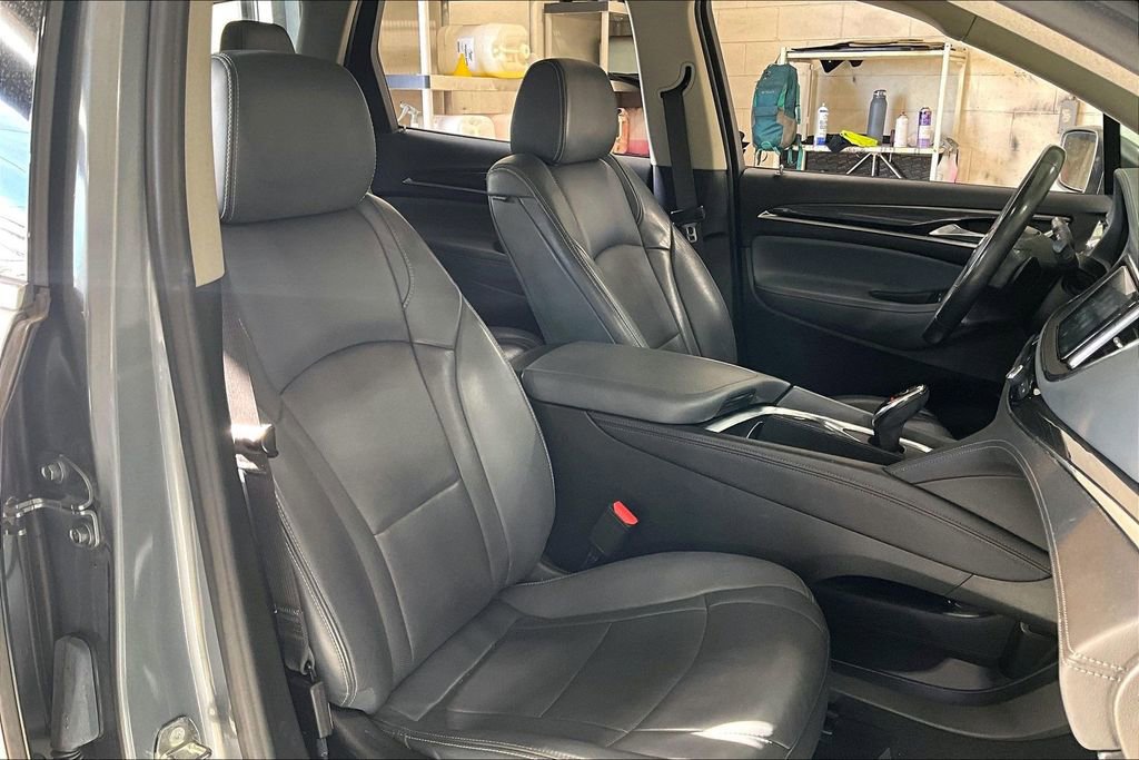 Used 2018 Buick Enclave Essence image 27