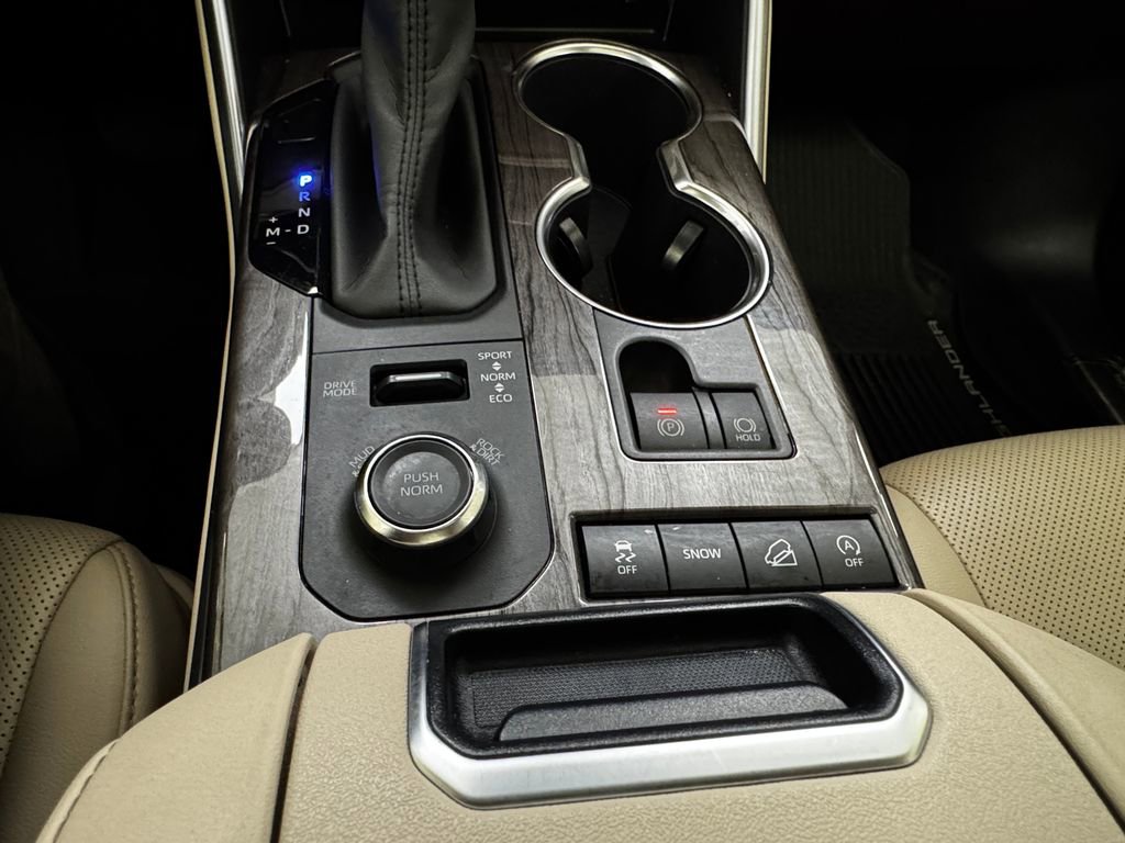 Used 2020 Toyota Highlander Platinum image 26