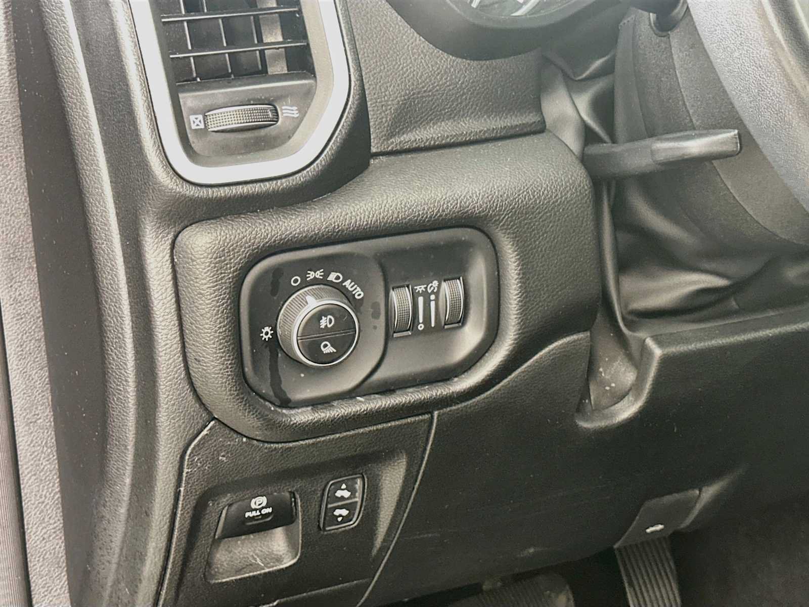 Used 2025 RAM 1500 Big Horn AWD/4WD image 8
