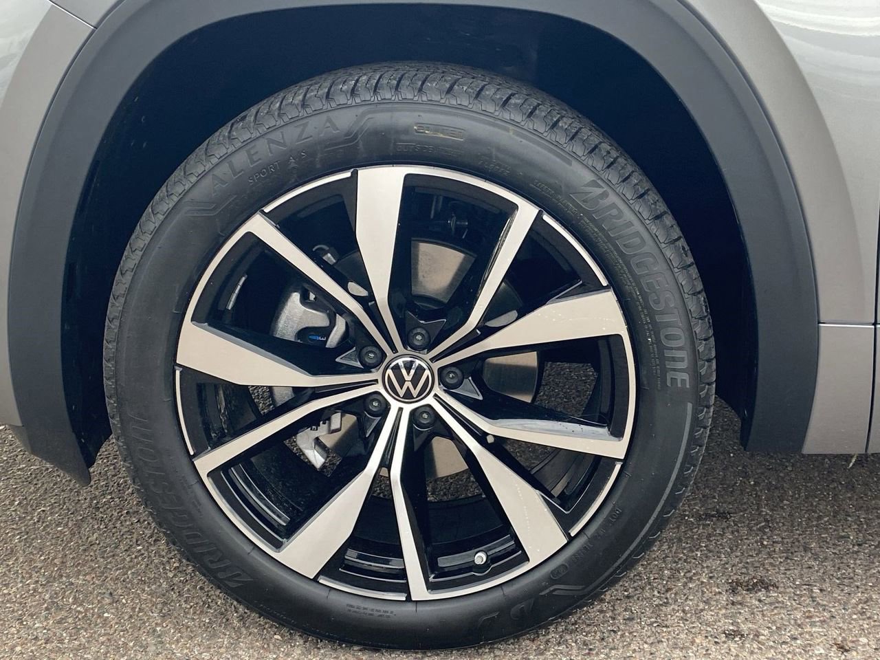 New 2026 Volkswagen Atlas Cross Sport SEL Premium R-Line image 6