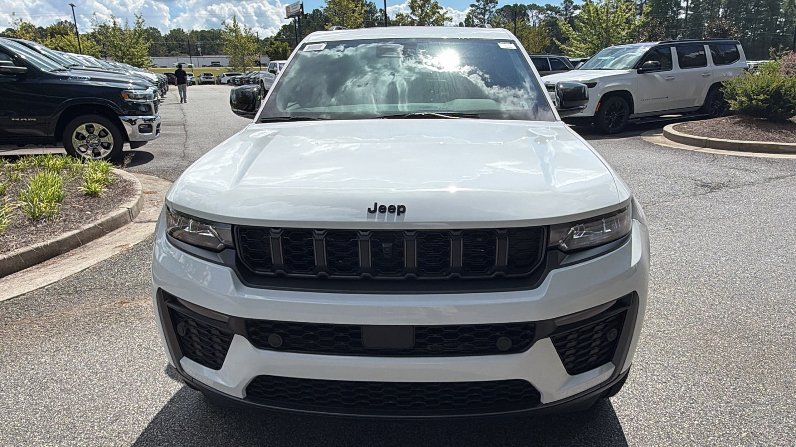 New 2026 Jeep Grand Cherokee Limited AWD/4WD image 3