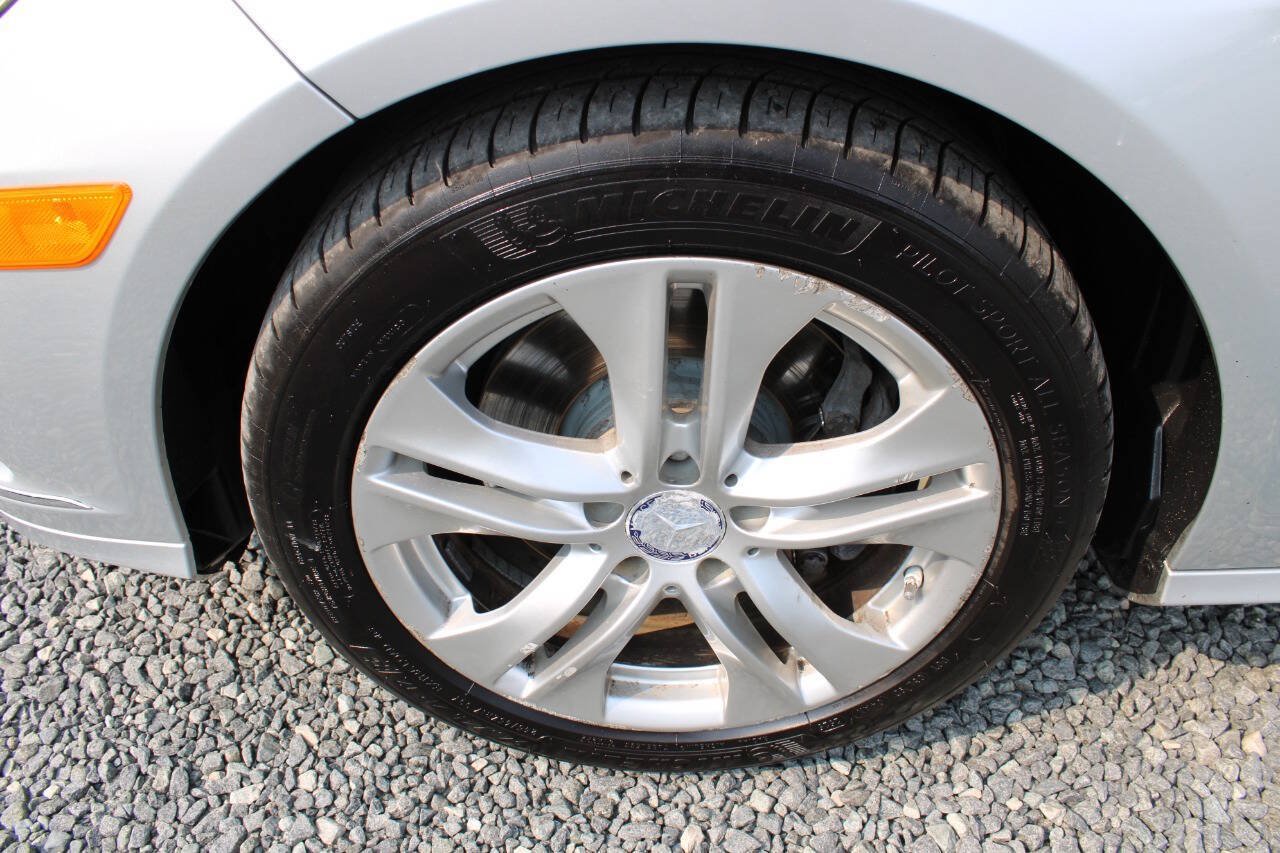 Used 2011 Mercedes-Benz E 350 4MATIC Sedan image 26