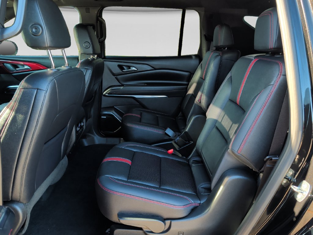 Used 2026 Chevrolet Traverse RS w/ LPO, Floor Liner Package FWD image 31