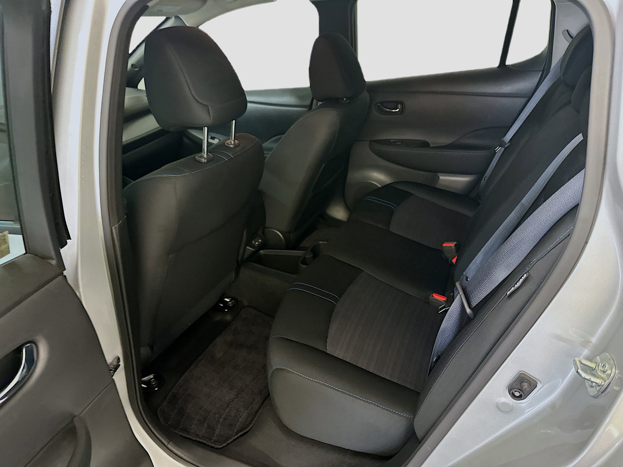 Used 2024 Nissan Leaf S FWD image 28