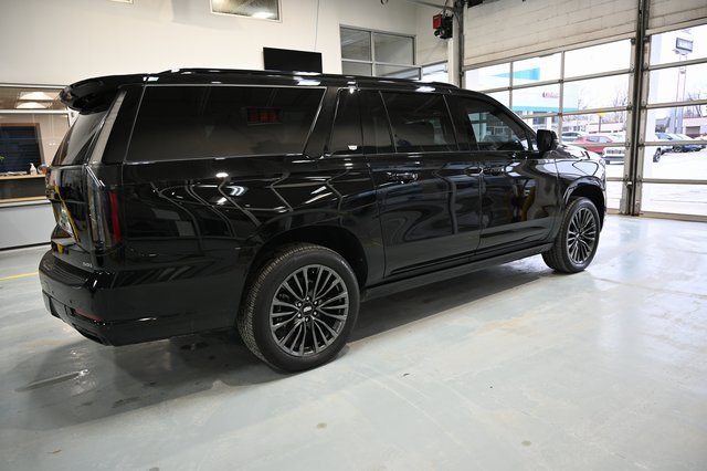 Used 2025 Cadillac Escalade ESV Sport Platinum w/ LPO, Floor Liner Package image 5