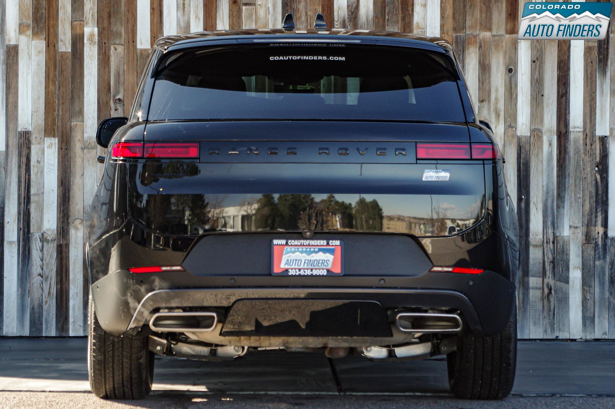 Used 2025 Land Rover Range Rover Sport SE AWD/4WD image 5