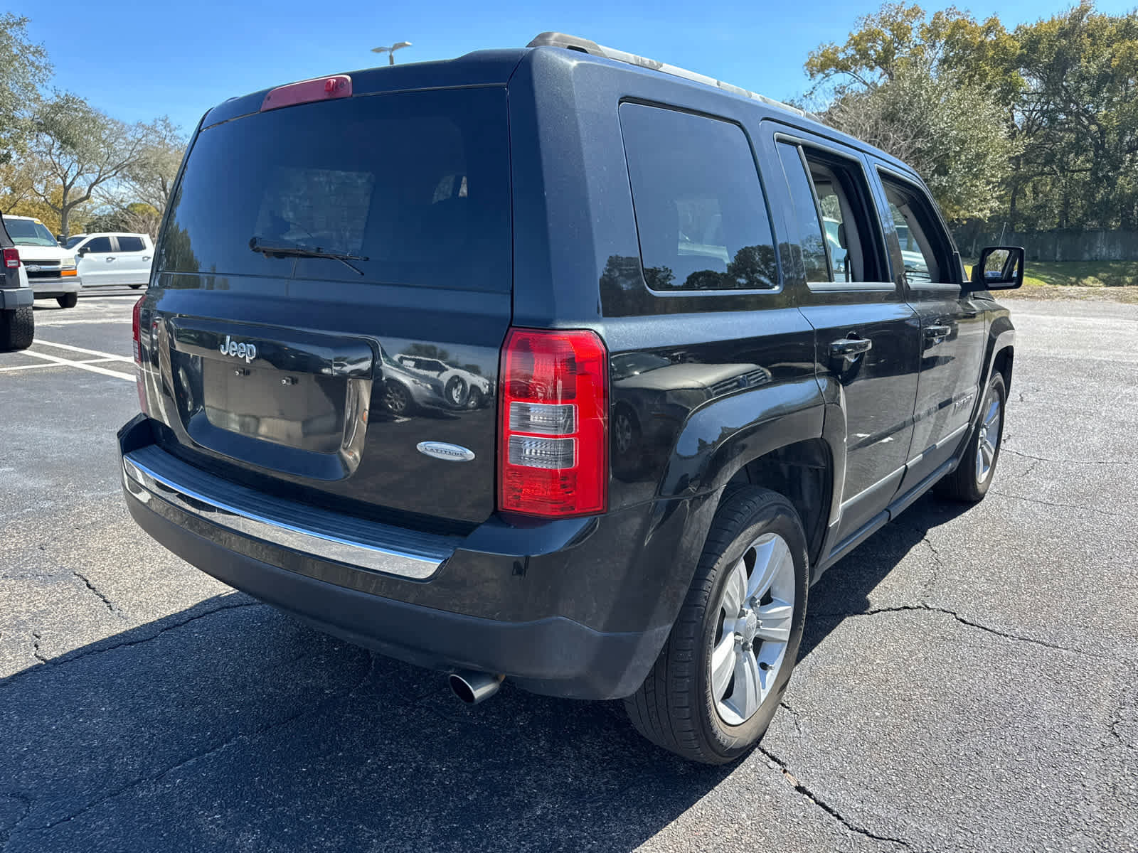 Used 2011 Jeep Patriot Latitude FWD image 6