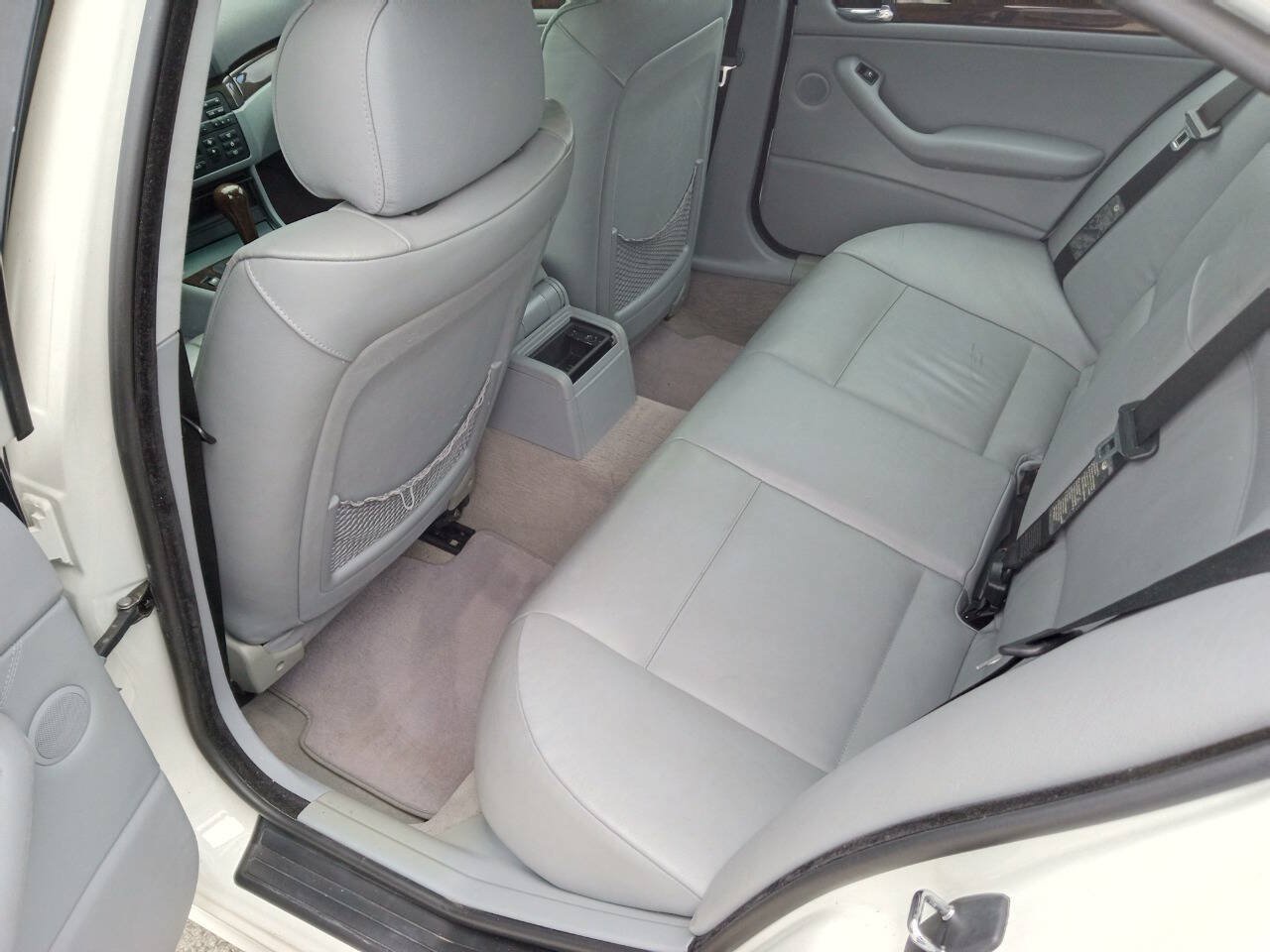 Used 2003 BMW 325i Sedan RWD image 9