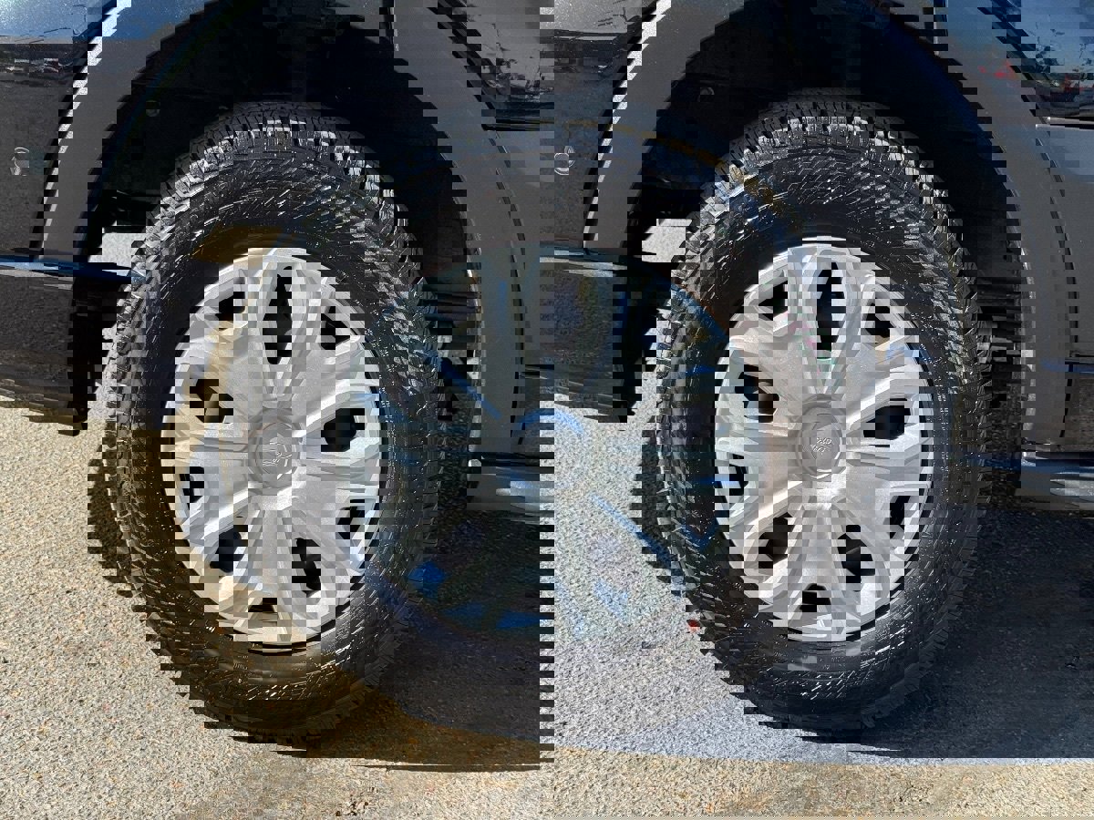 Used 2025 Ford Transit 350 XLT image 6