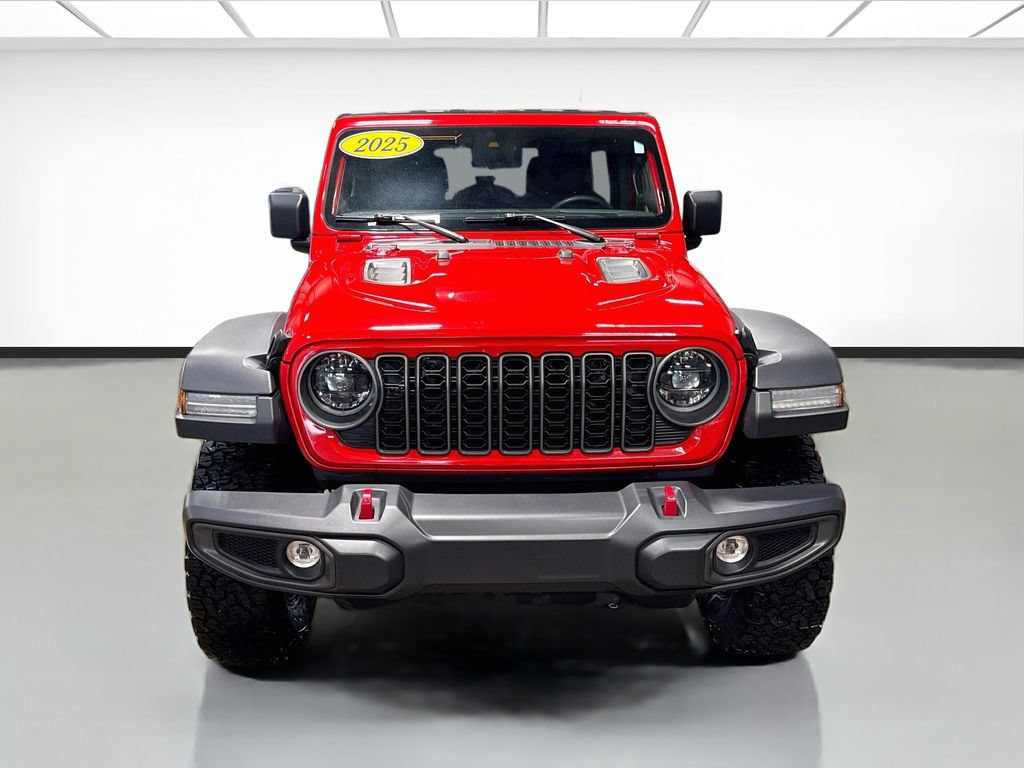 Used 2025 Jeep Wrangler Unlimited Rubicon AWD/4WD image 2