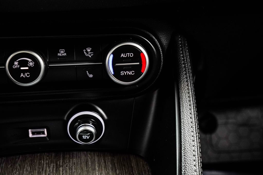 Used 2022 Alfa Romeo Stelvio Ti image 25