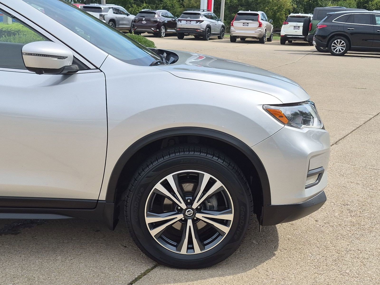 Certified 2020 Nissan Rogue SV w/ Sun & Sound Touring Package AWD/4WD image 44