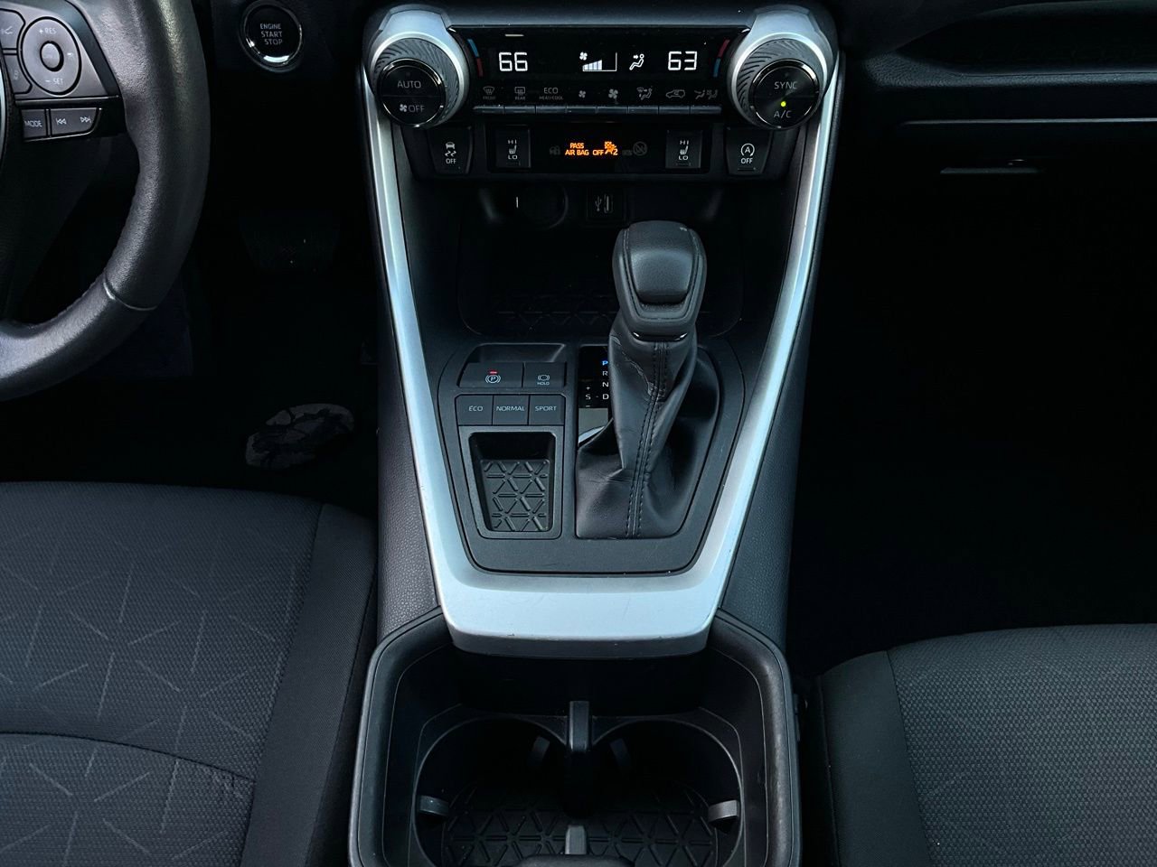 Used 2025 Toyota RAV4 XLE w/ Weather Package image 15