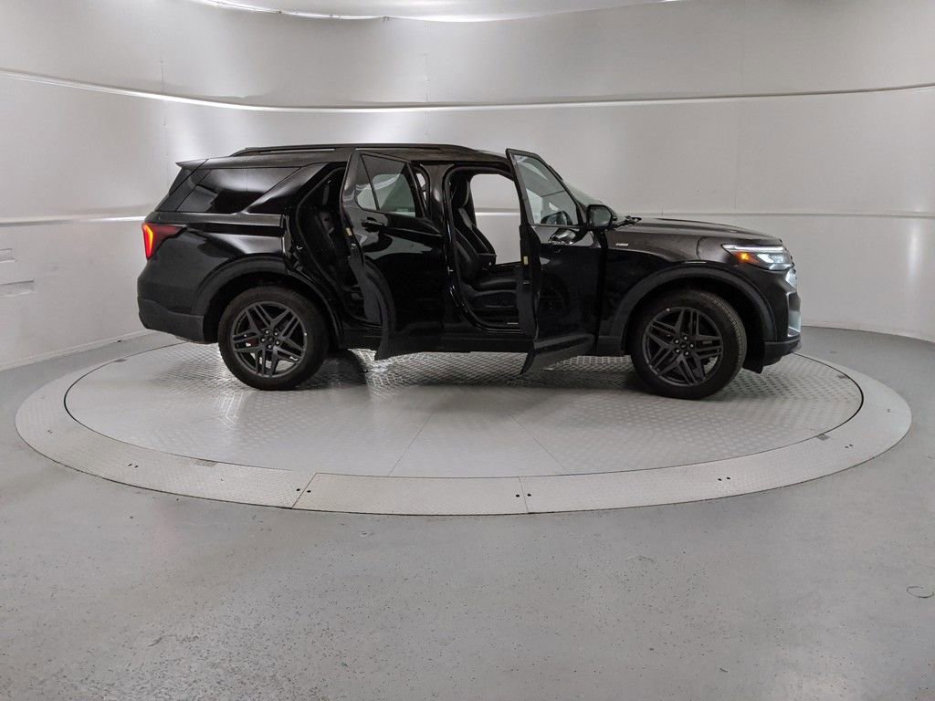 New 2025 Ford Explorer ST-Line w/ ST-Line Street Pack image 8