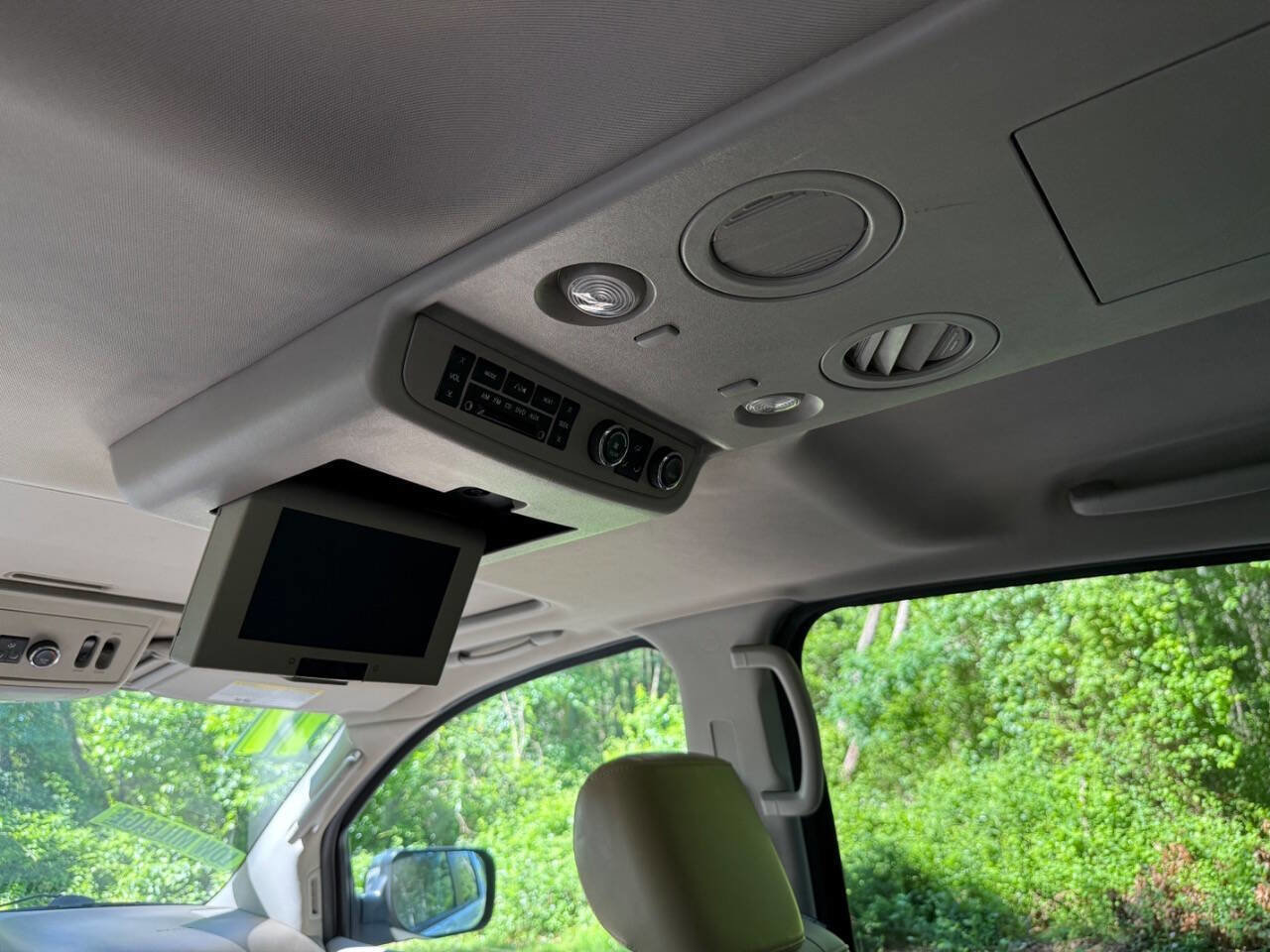 Used 2011 Nissan Armada Platinum AWD/4WD image 30