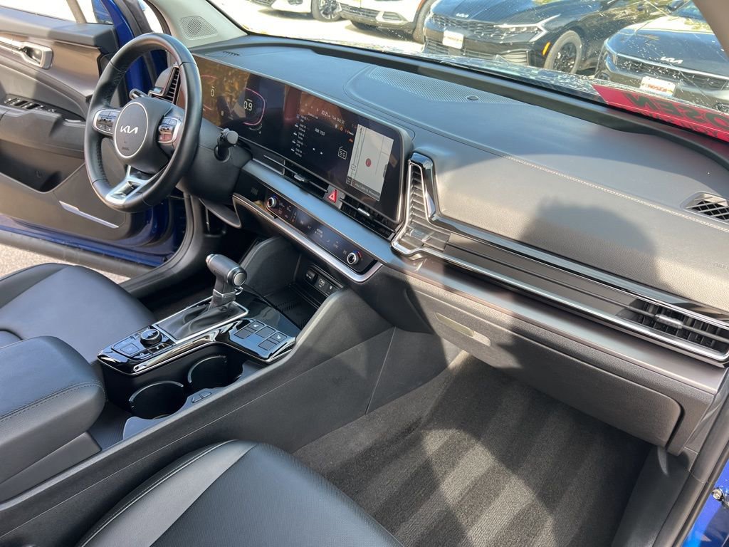 Certified 2025 Kia Sportage EX image 21