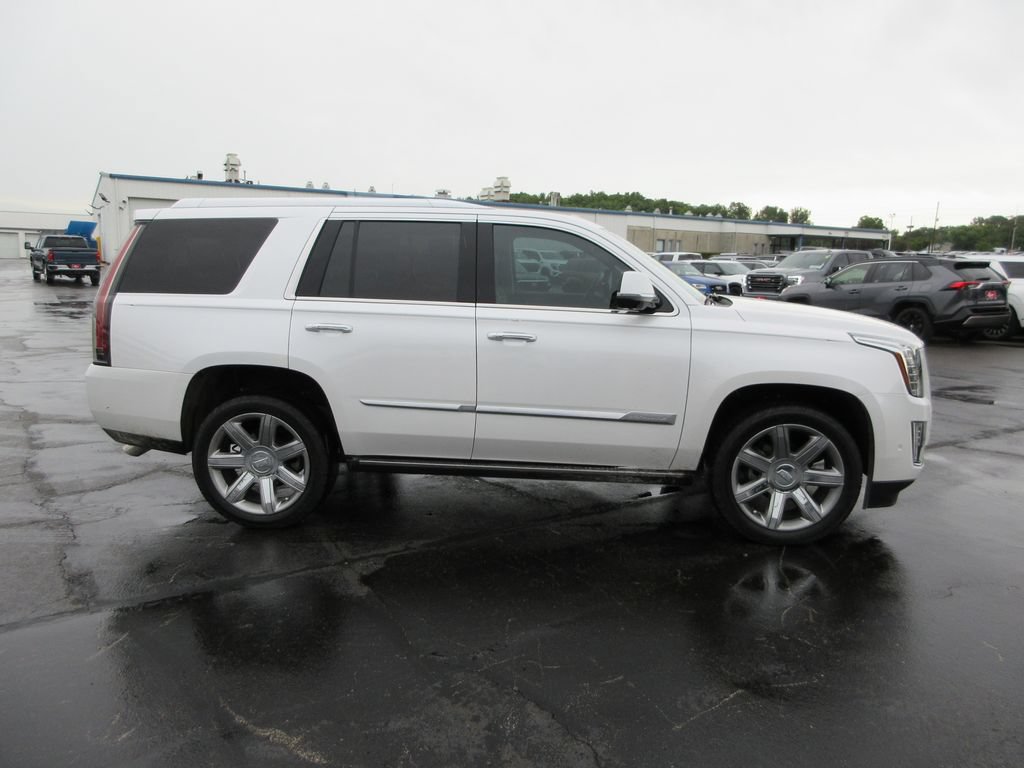Certified 2019 Cadillac Escalade Premium Luxury AWD/4WD image 5