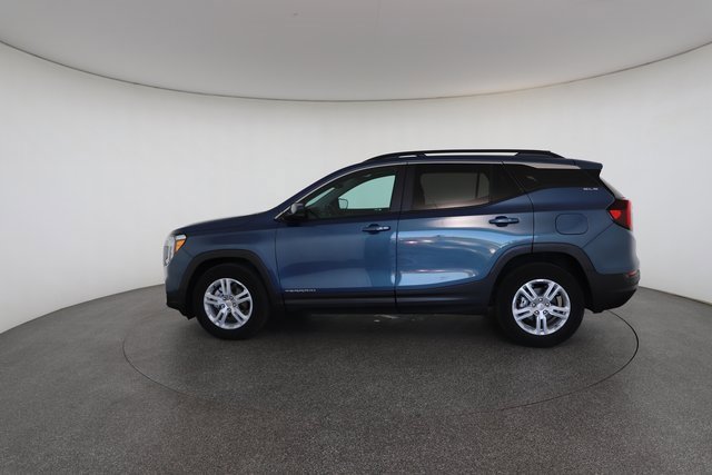 Used 2024 GMC Terrain SLE w/ Driver Convenience Package image 7