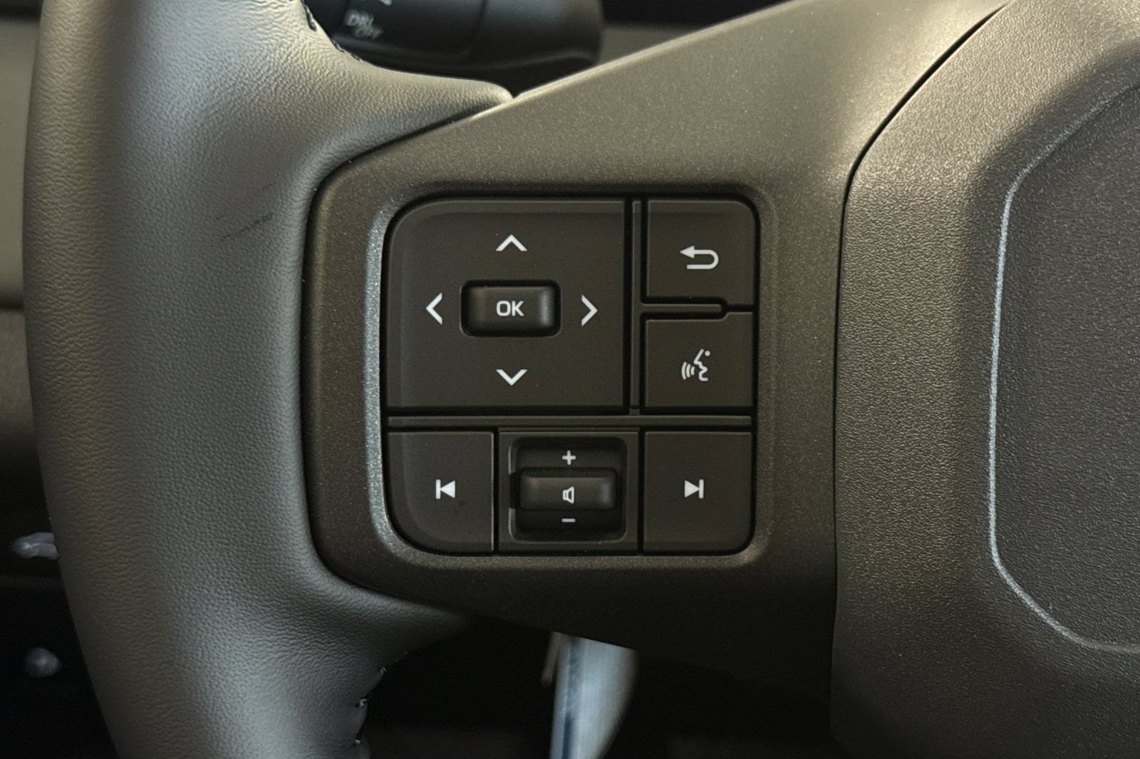 New 2026 Toyota RAV4 XSE AWD/4WD image 30