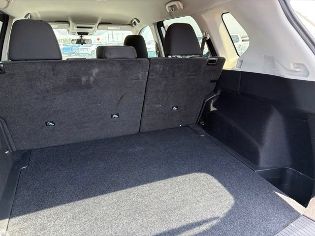 Used 2024 Nissan Rogue S AWD/4WD image 21