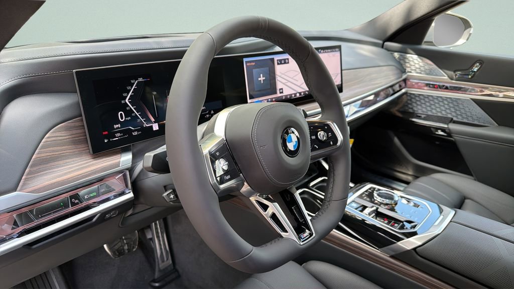 New 2026 BMW 760i xDrive w/ Premium Package image 13
