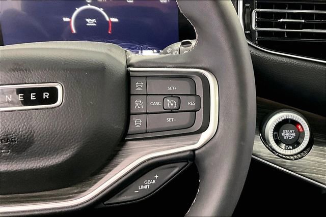 Used 2023 Jeep Wagoneer Series III w/ Premium Group I image 12