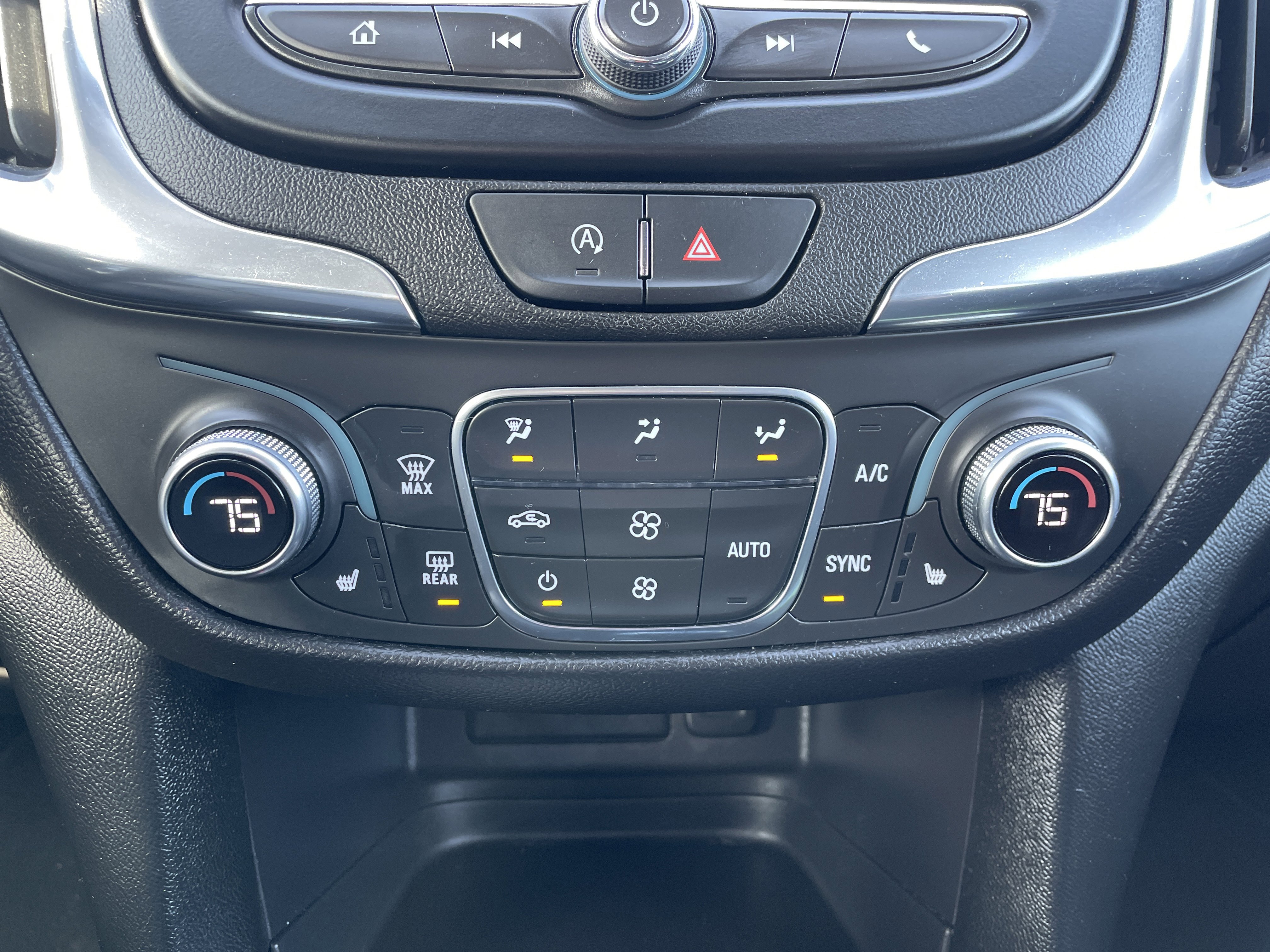 Certified 2024 Chevrolet Equinox LT image 34