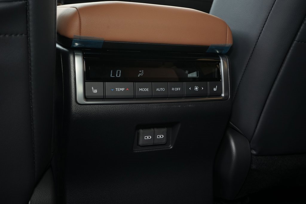 Used 2025 Lexus GX 550 image 20