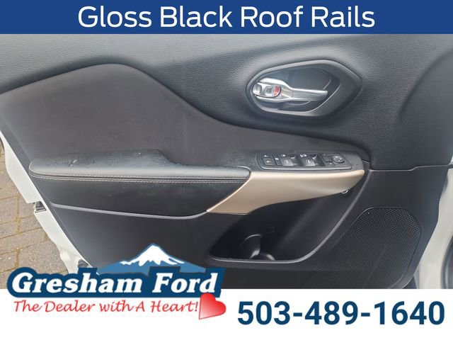 Used 2017 Jeep Cherokee Sport image 12