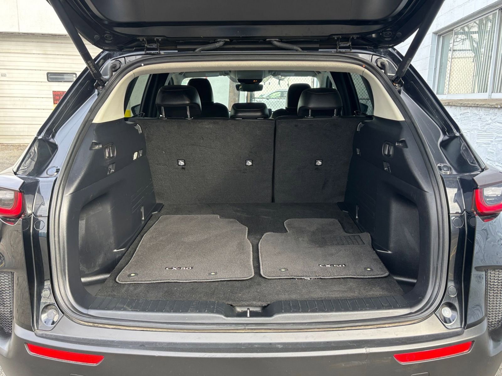 Used 2025 MAZDA CX-50 AWD 2.5 S w/ Preferred Package image 25