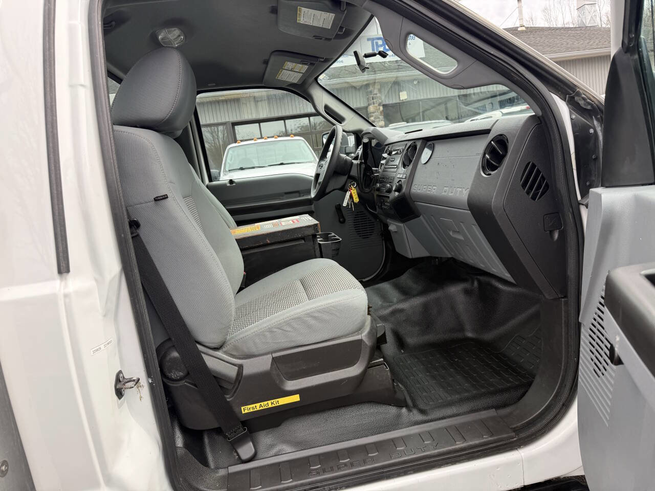 Used 2013 Ford F450 XL w/ Heavy Service Suspension Pkg image 12