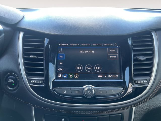 Used 2022 Chevrolet Trax LT w/ LT Convenience Package FWD image 17