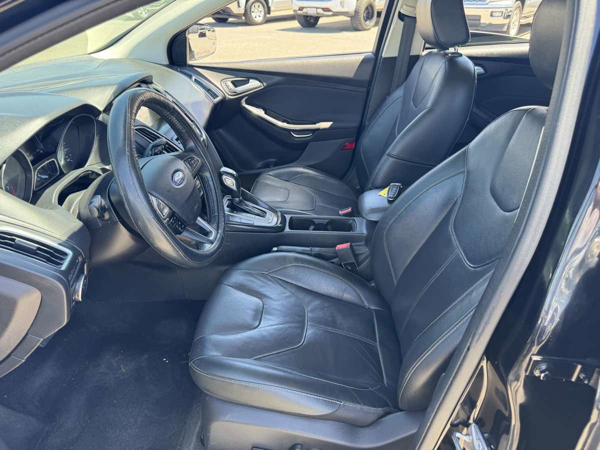Used 2018 Ford Focus Titanium FWD image 22