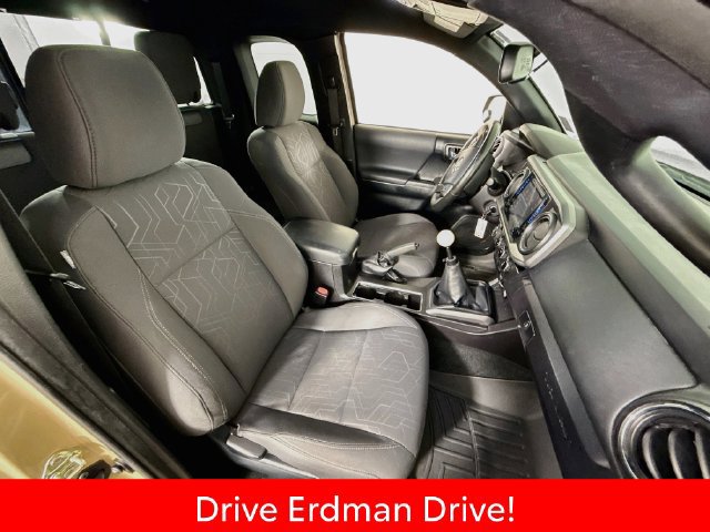 Certified 2016 Toyota Tacoma TRD Sport w/ Premium & Technology Package AWD/4WD image 23