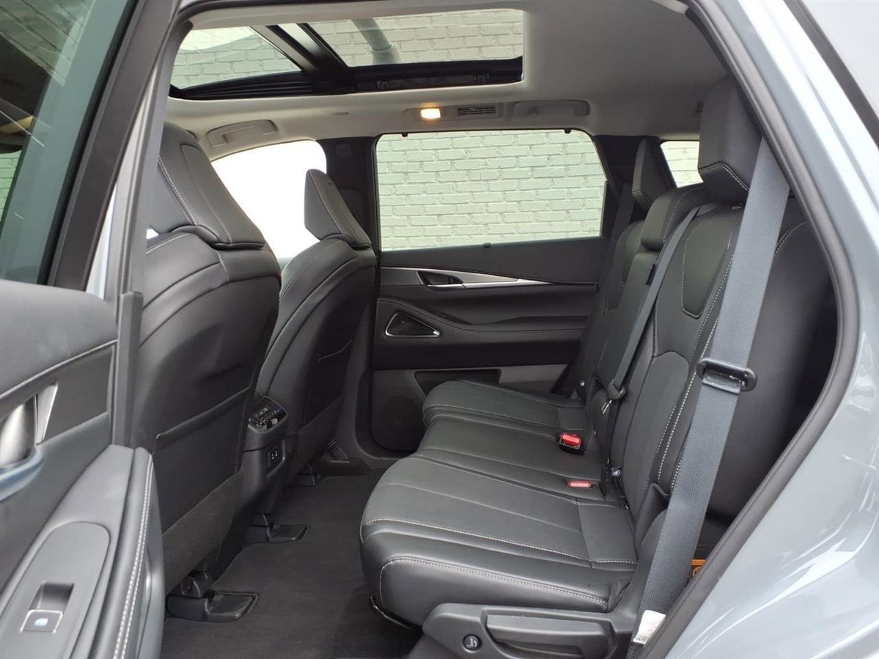 Used 2026 INFINITI QX60 Luxe w/ Cargo Package image 13