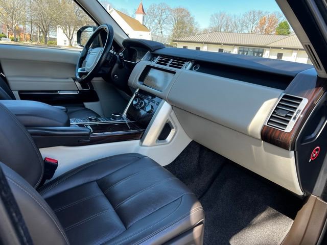 Used 2017 Land Rover Range Rover HSE image 23