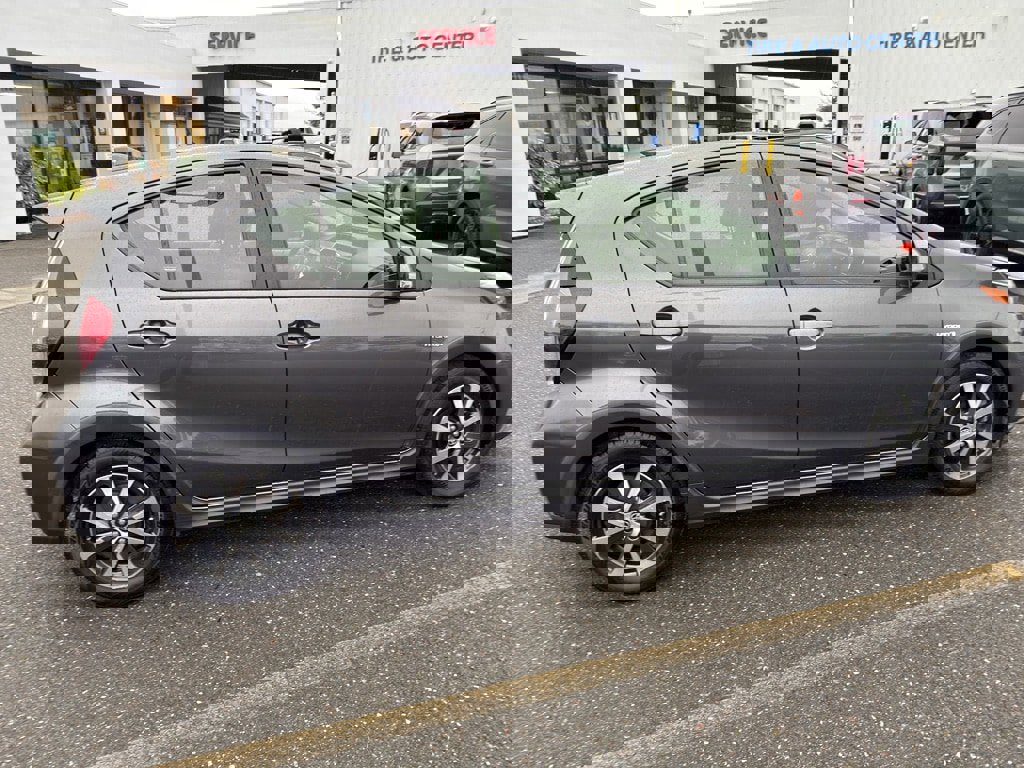 Used 2018 Toyota Prius C Three image 7