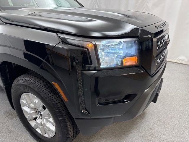 Used 2022 Nissan Frontier SV w/ Technology Package image 2