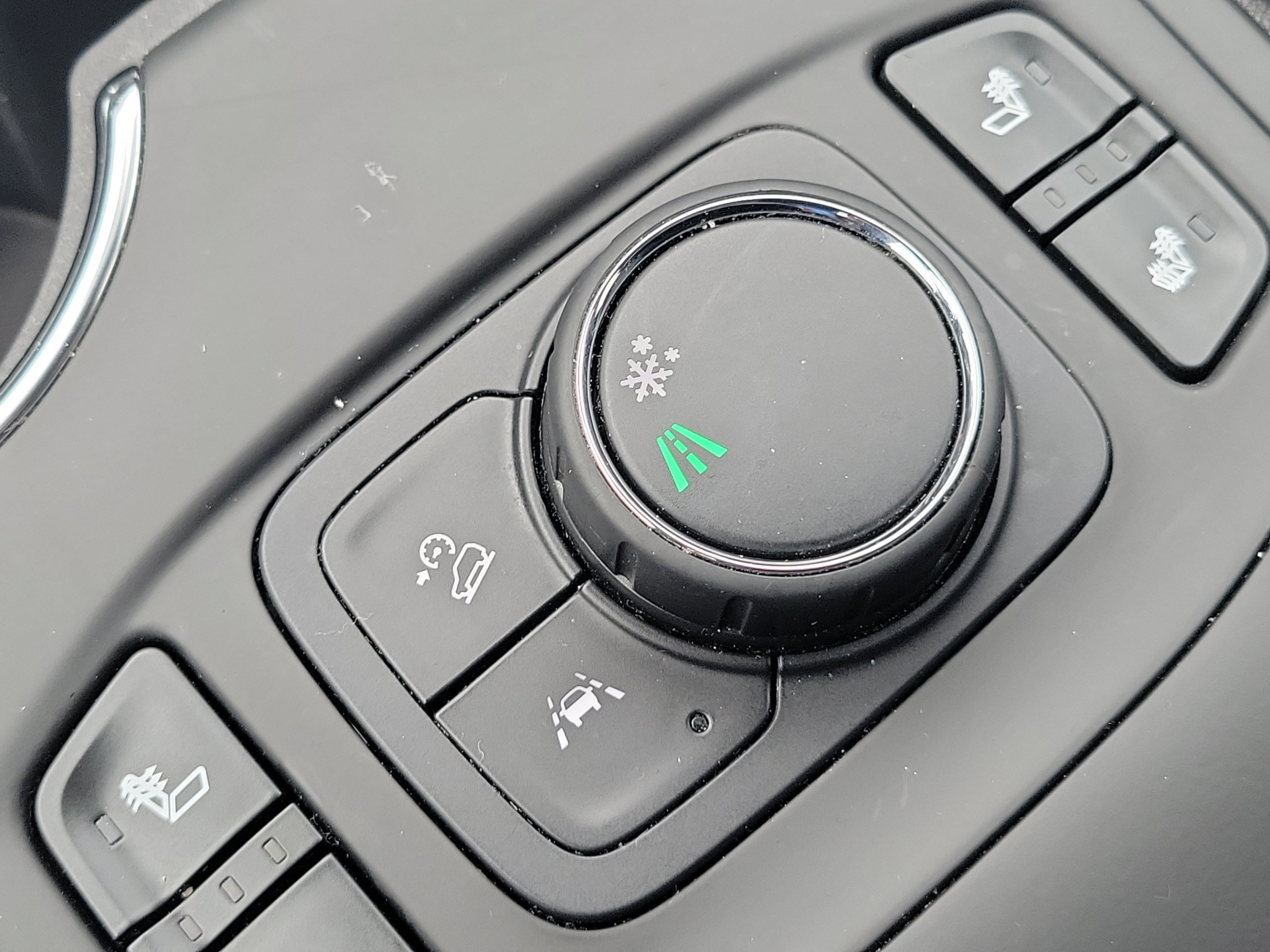 Used 2024 GMC Terrain SLT w/ Infotainment Package II FWD image 30