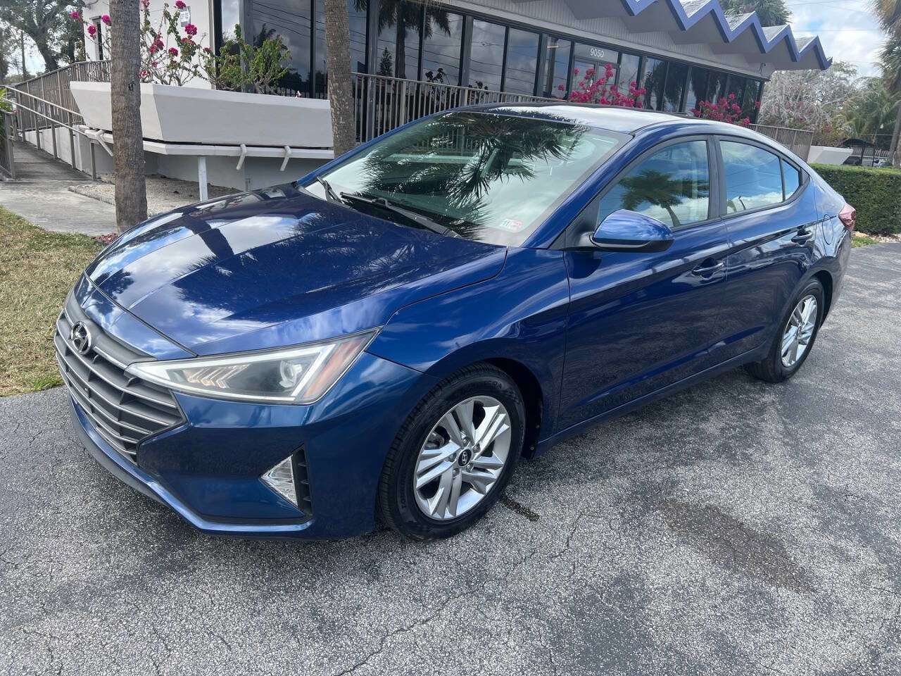 Used 2020 Hyundai Elantra SEL image 2