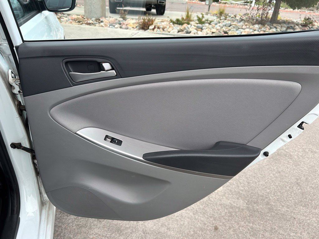 Used 2015 Hyundai Accent GLS FWD image 25