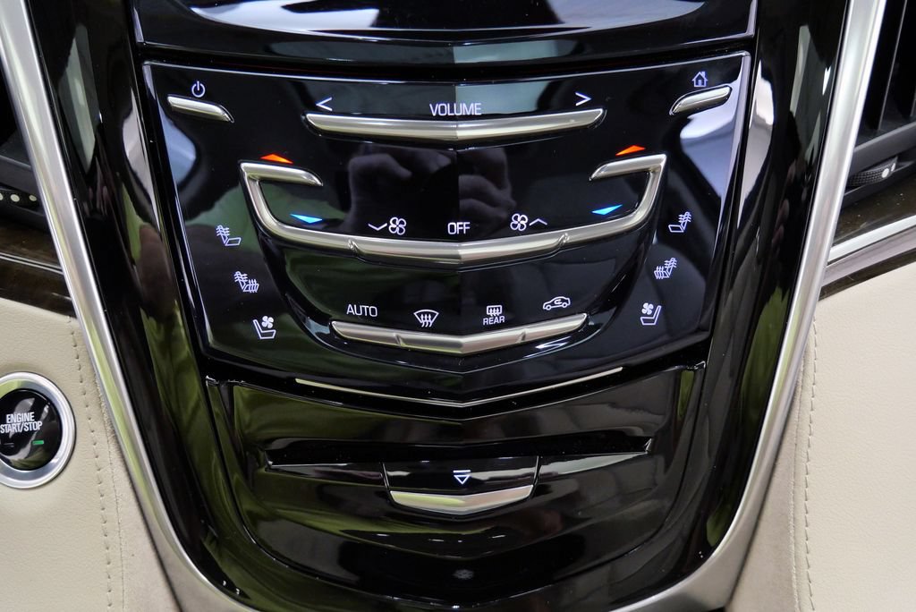 Used 2020 Cadillac Escalade Luxury AWD/4WD image 31