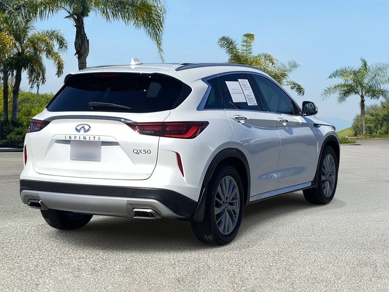 Certified 2023 INFINITI QX50 Luxe FWD image 5