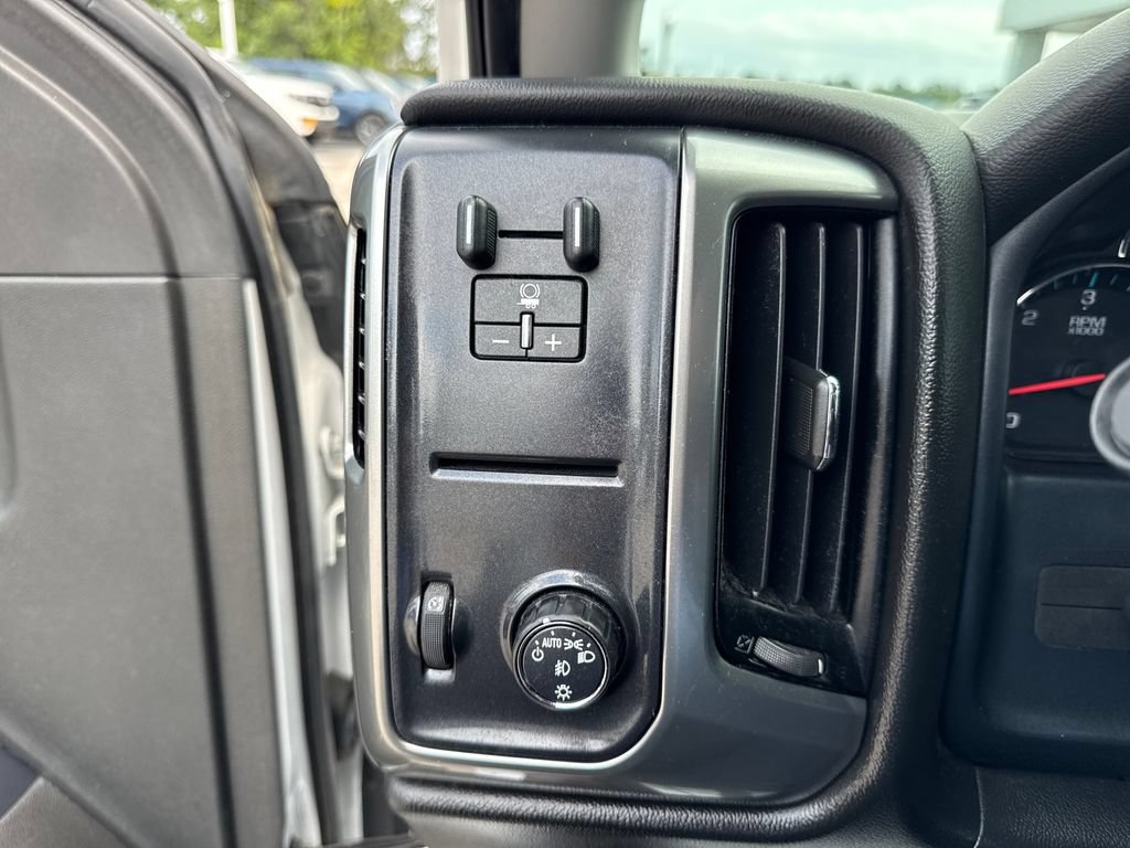 Used 2018 Chevrolet Silverado 1500 LT w/ Max Trailering Package RWD image 20