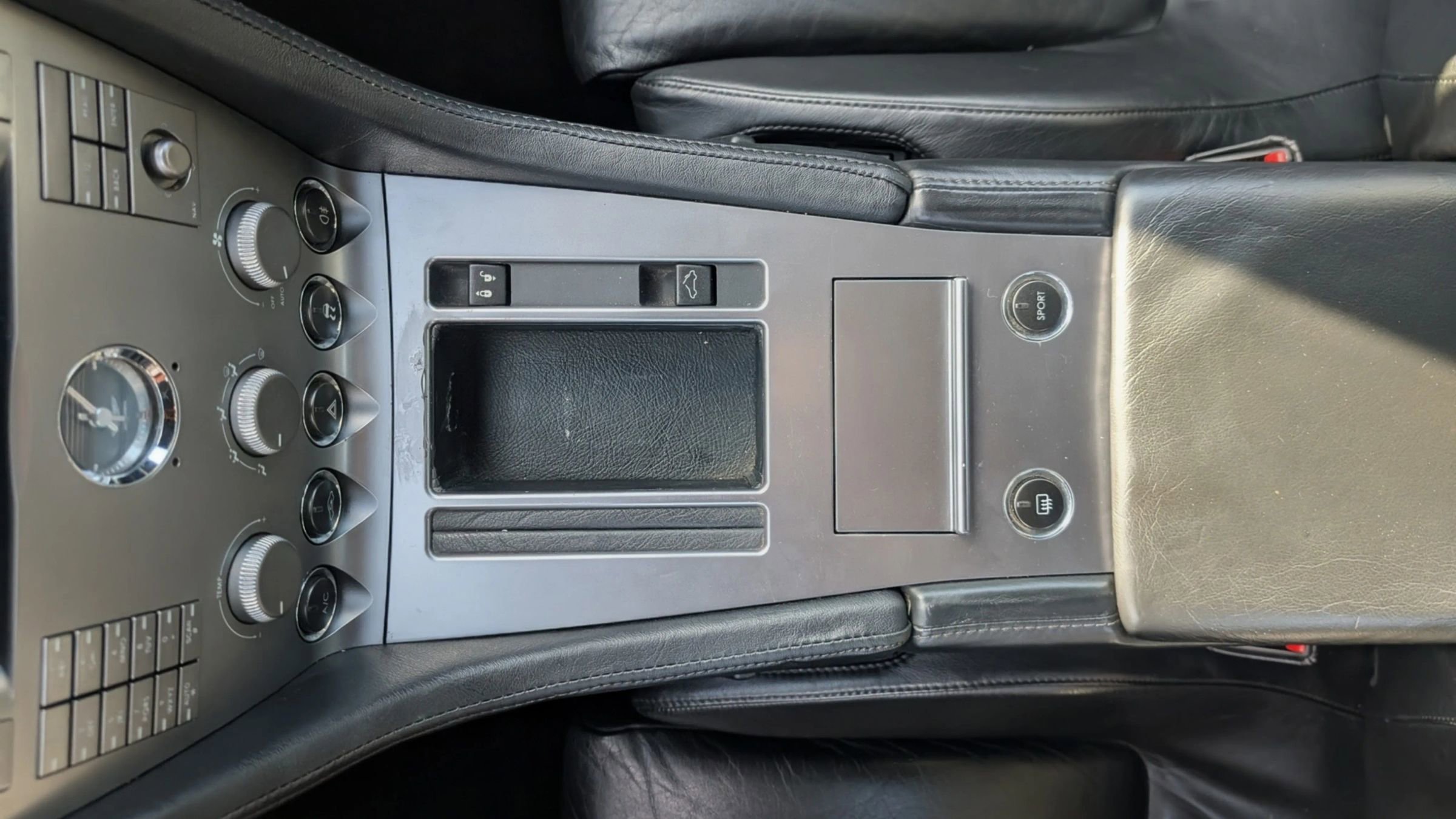 Used 2005 Aston Martin DB9 Volante image 36