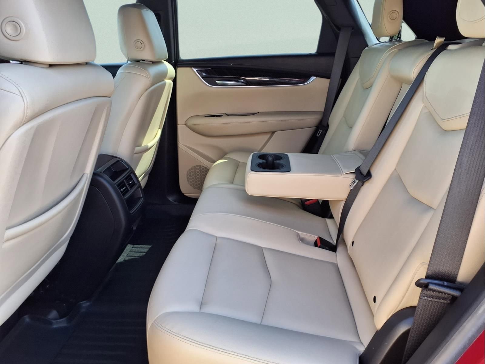 Used 2017 Cadillac XT5 FWD w/ LPO, Wheel Lock Package image 12