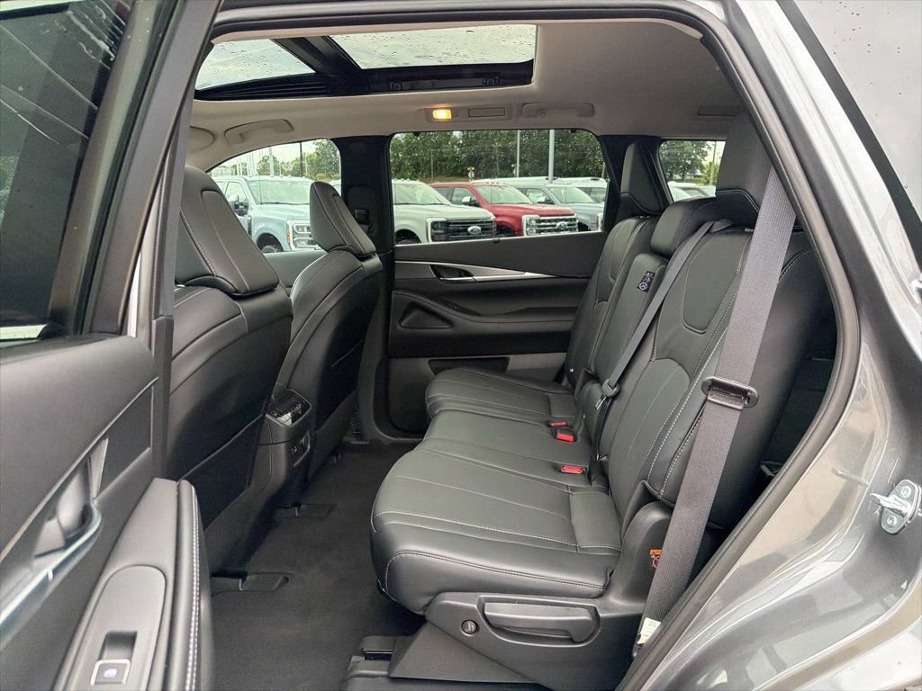 Used 2023 INFINITI QX60 Luxe w/ Cargo Package AWD/4WD image 14