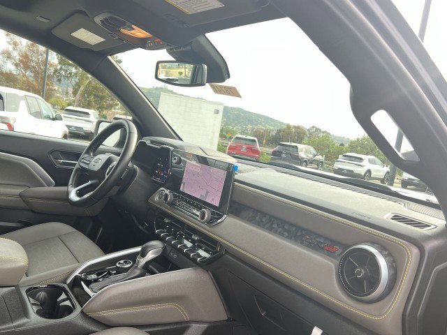 Used 2025 Chevrolet Colorado ZR2 w/ Midnight Edition image 30