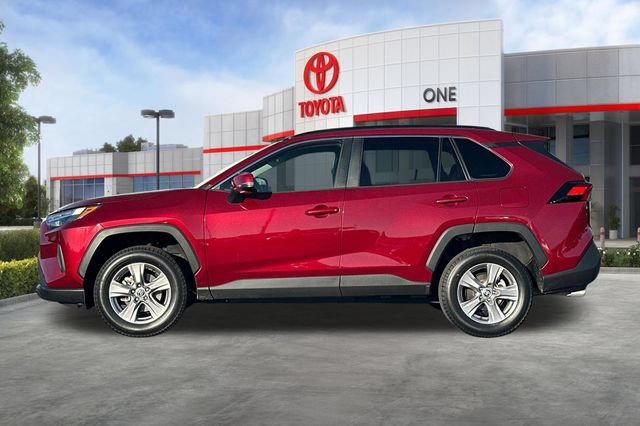Certified 2022 Toyota RAV4 XLE w/ XLE Grade Weather Package AWD/4WD image 9