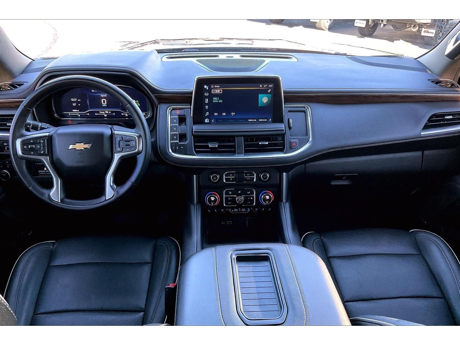 Used 2023 Chevrolet Suburban Premier AWD/4WD image 17